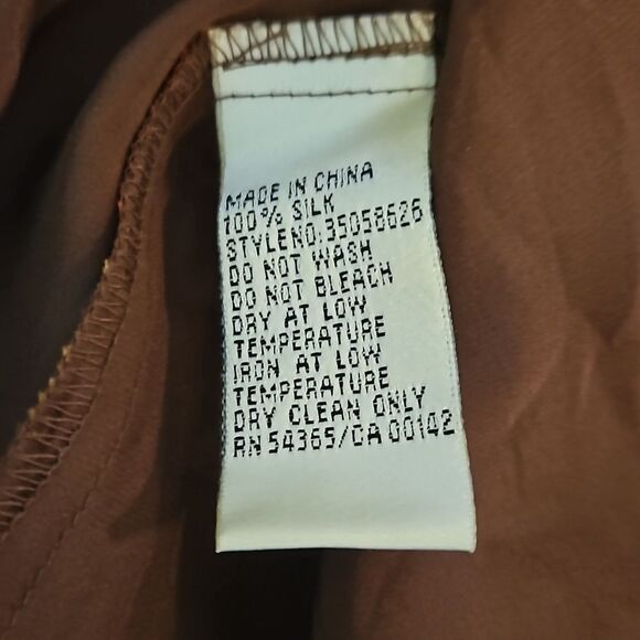 Nygard Collection brown floral silk top size 6 - Picture 10 of 11